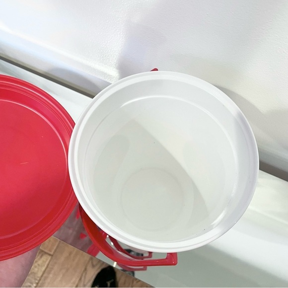 2001 Radio City Rockettes Popcorn Bucket with lid - Picture 6 of 6